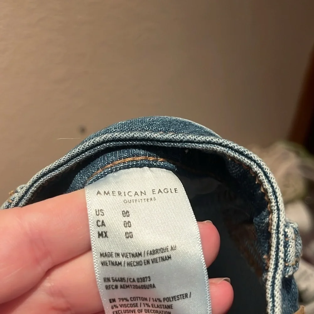 American Eagle Women’s Mom Jeans Denim Jean Shorts Size 00